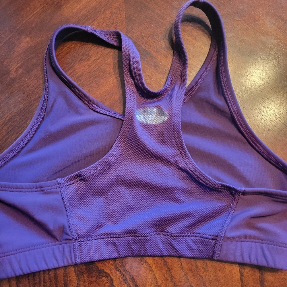 Sports bras - Picture 4 of 5